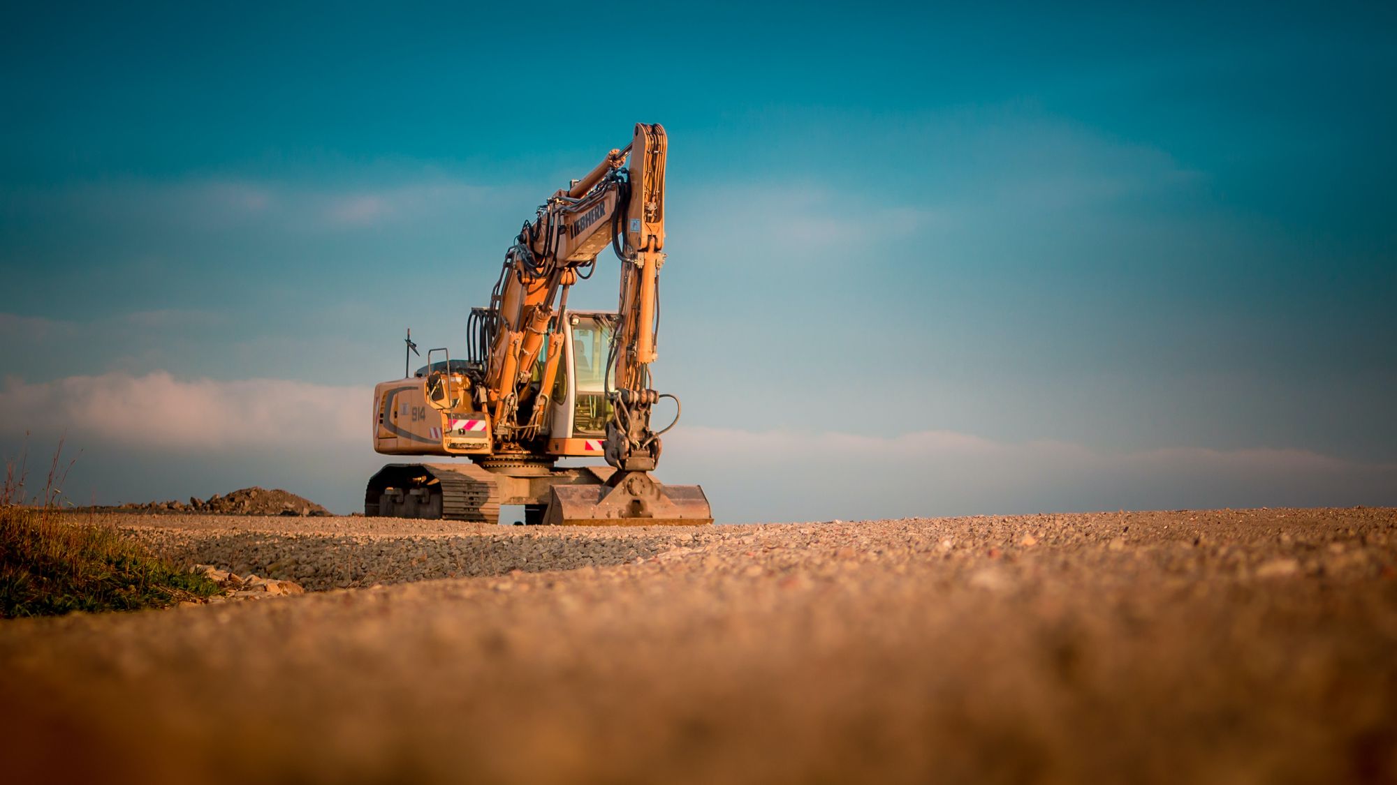 Case Study: Competitive Intelligence on Heavy Equipment Manufacturer Pricing Strategy